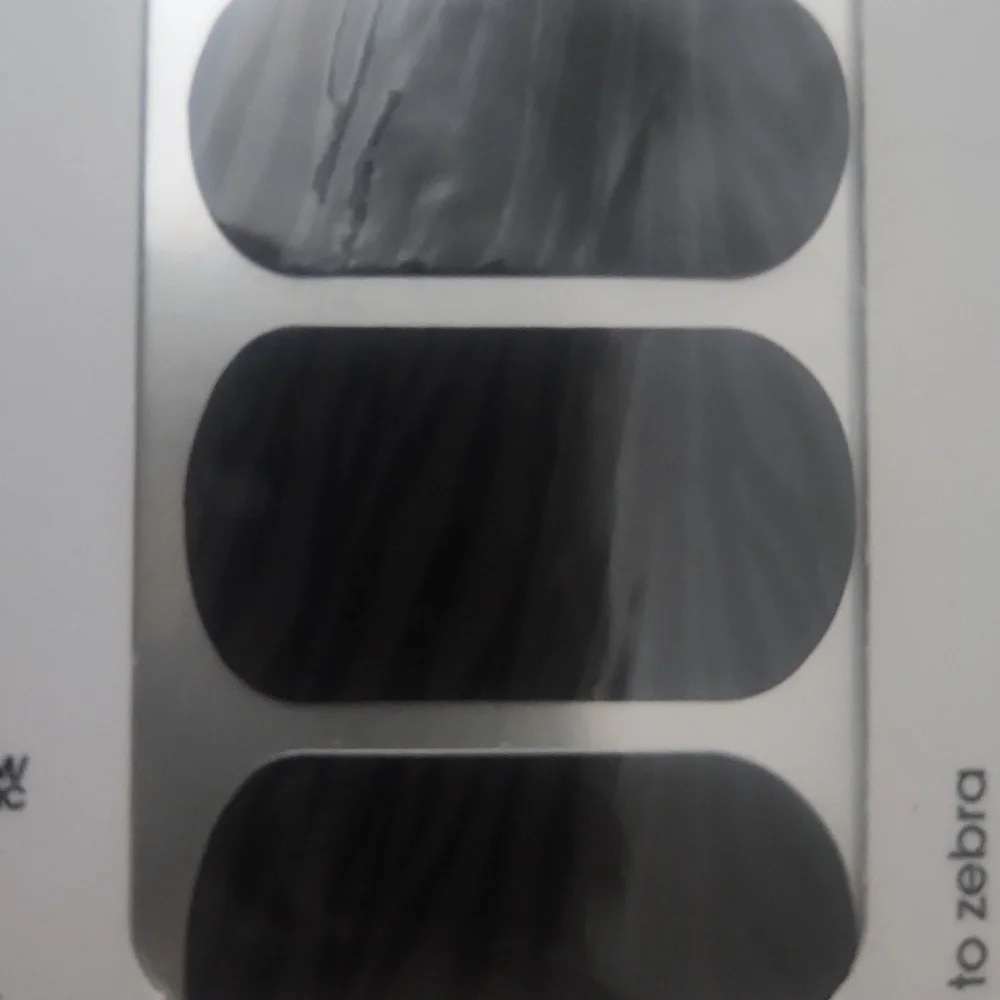 Essie 18 strip nail wrap sleek strip UV cured comes with file and cuticle‎ stick